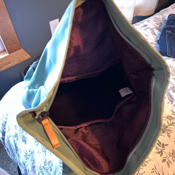 Doterra backpack - Picture 3 of 4